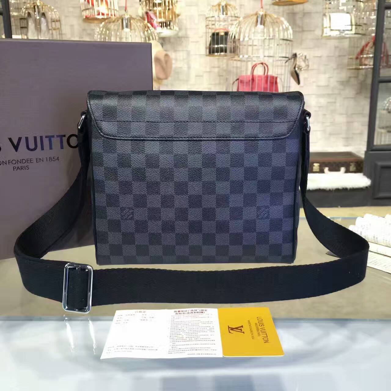 Imitation Louis Vuitton N41028 District PM Messenger Bag Damier